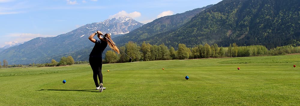 Nassfeld Golf dans la vallée de la Gail avec panorama de montagne